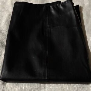 Chic Black Pencil Skirt